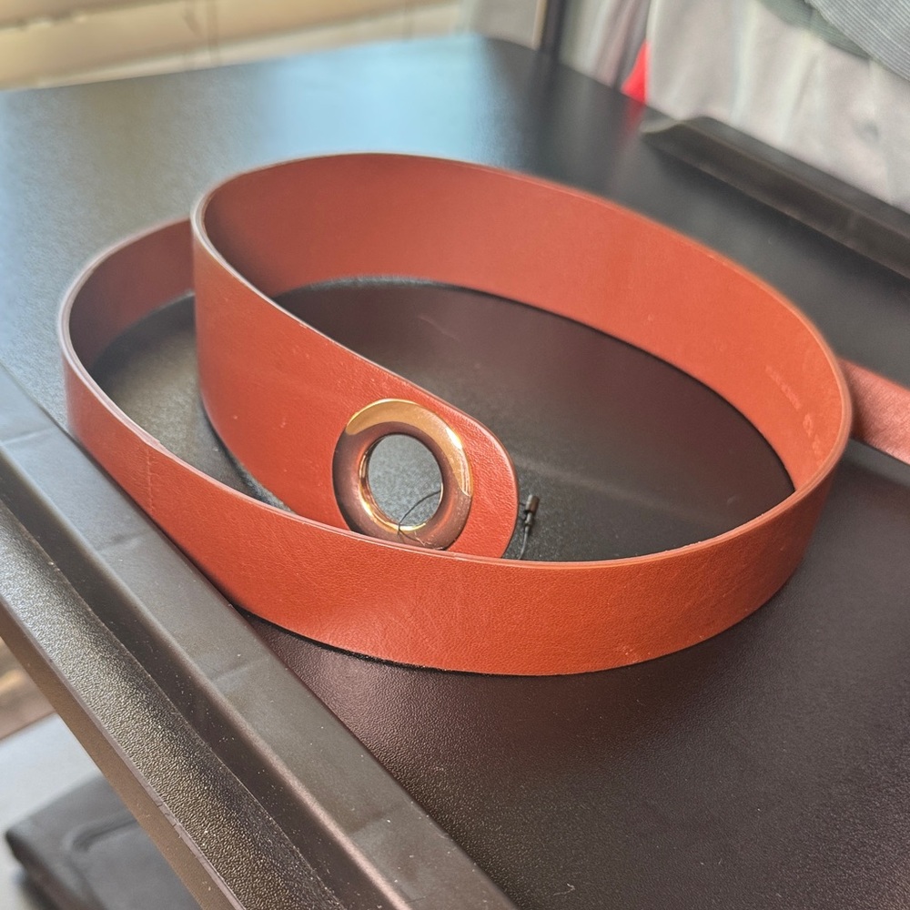 White House Black Market Tan Leather Belt